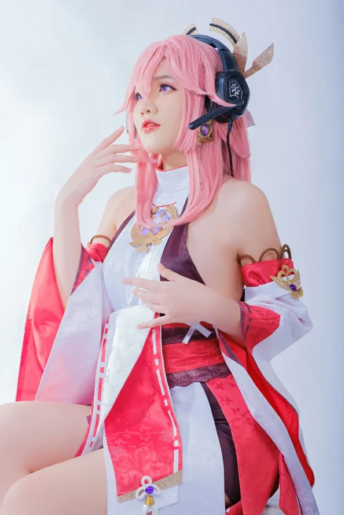 Cosplay Collections #8: When Yae Miko shines with a series of technology products